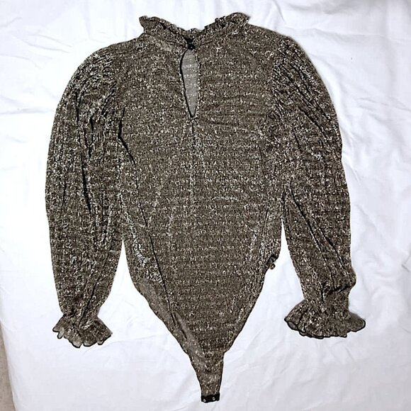 K • Glam Black and silver Blouse with measurements - no size found - Picture 3 of 4